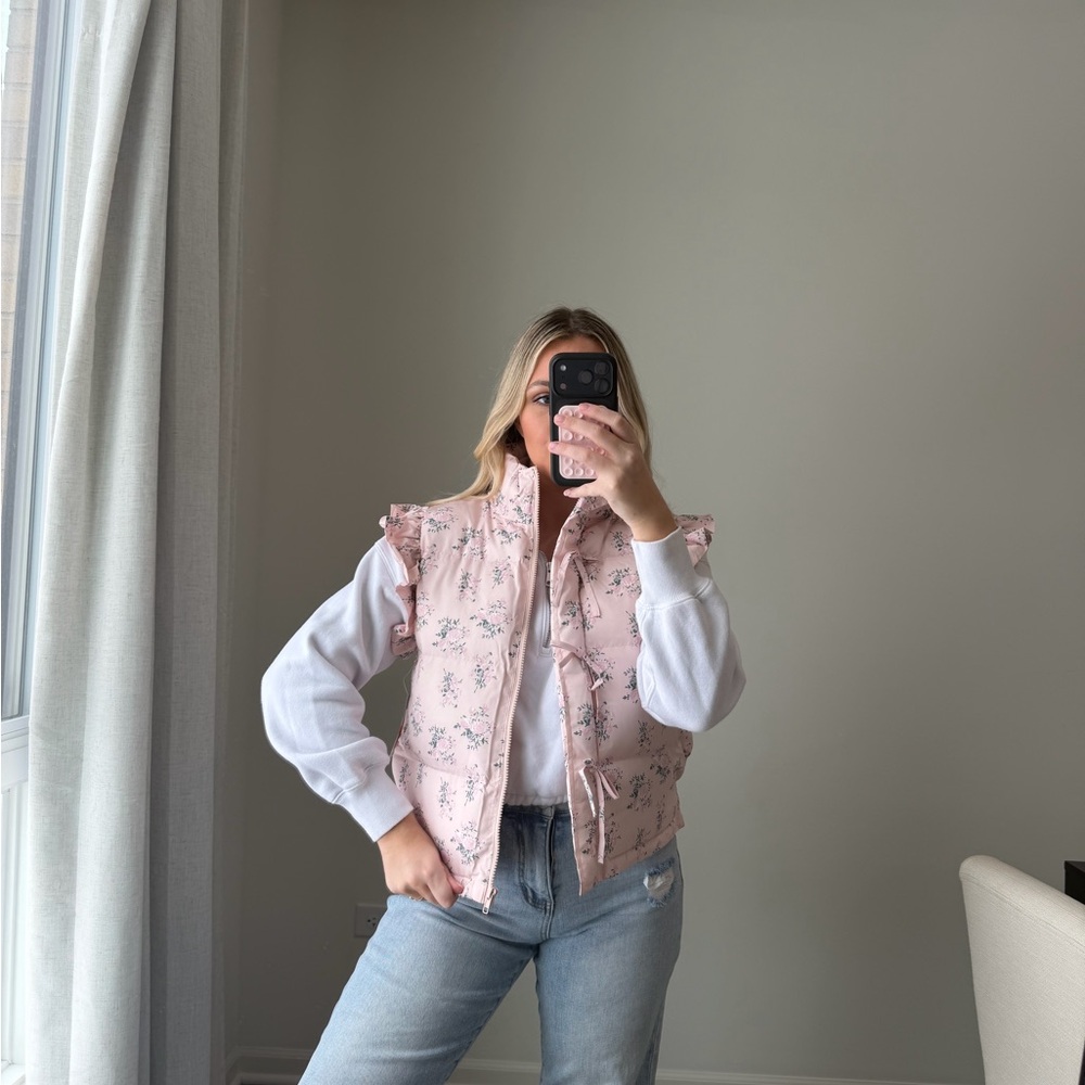 Floral Pink Ruffle vest - Picture 7 of 9